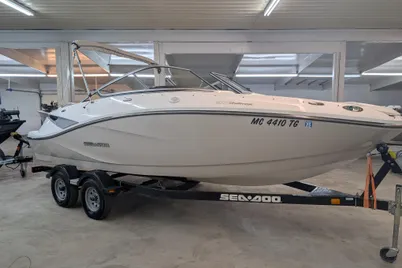 2010 Sea-Doo Sport Boats 210 Challenger SE
