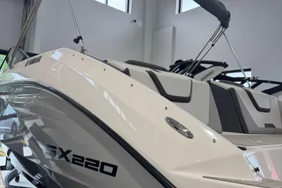 2025 Yamaha Boats SX220